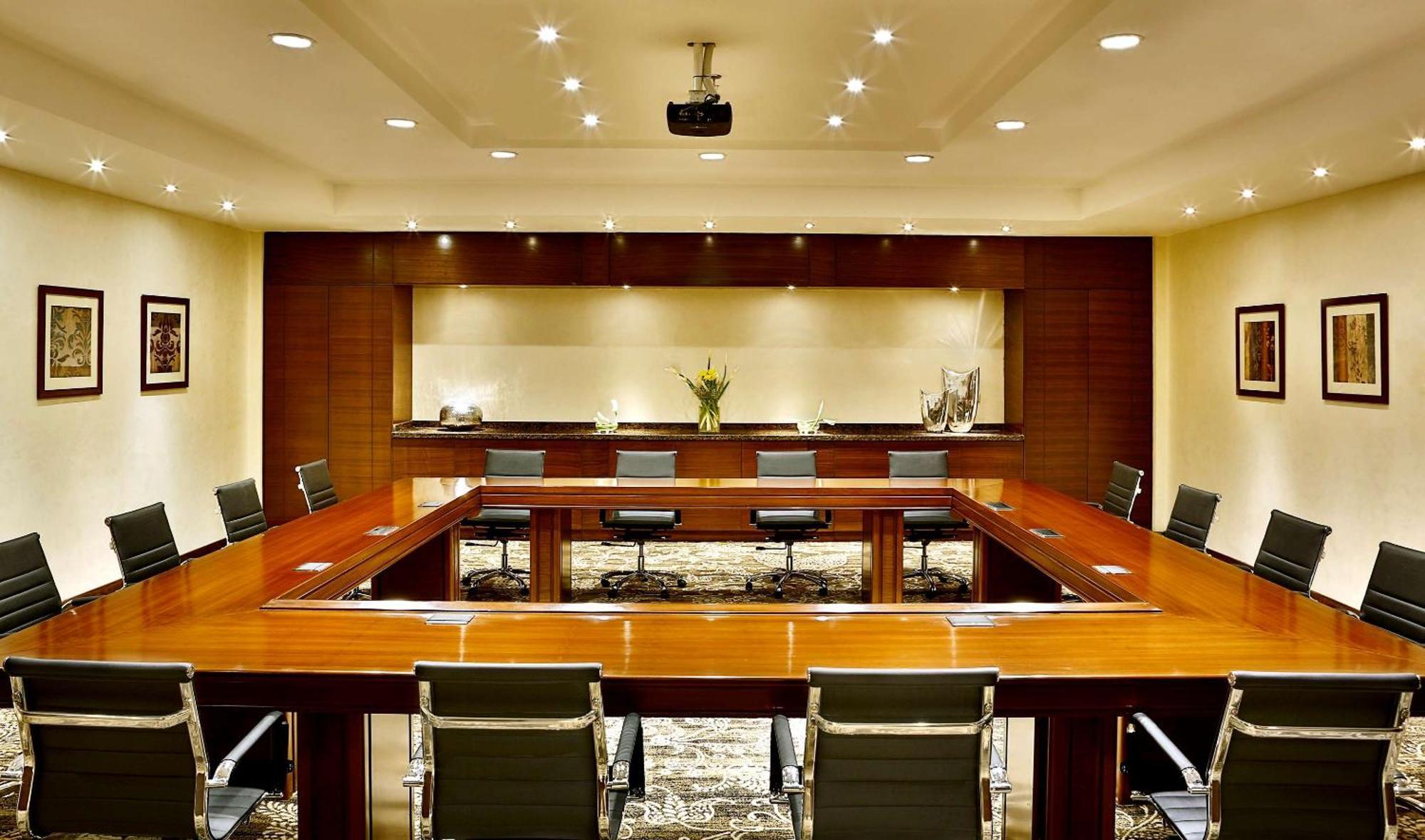 Hilton Alexandria King'S Ranch Hotel Кинг Мариут Екстериор снимка A meeting room