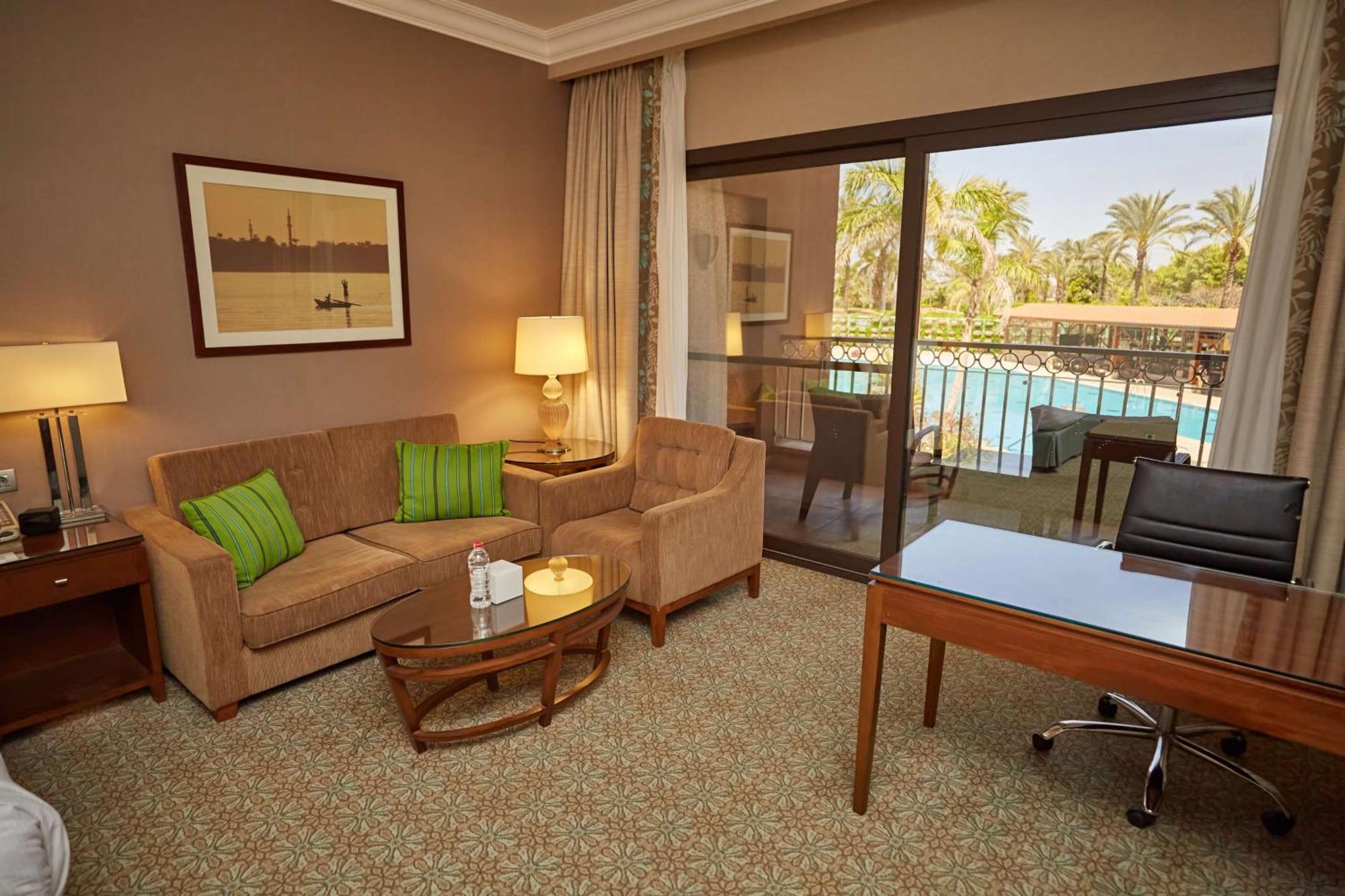 Hilton Alexandria King'S Ranch Hotel Кинг Мариут Екстериор снимка